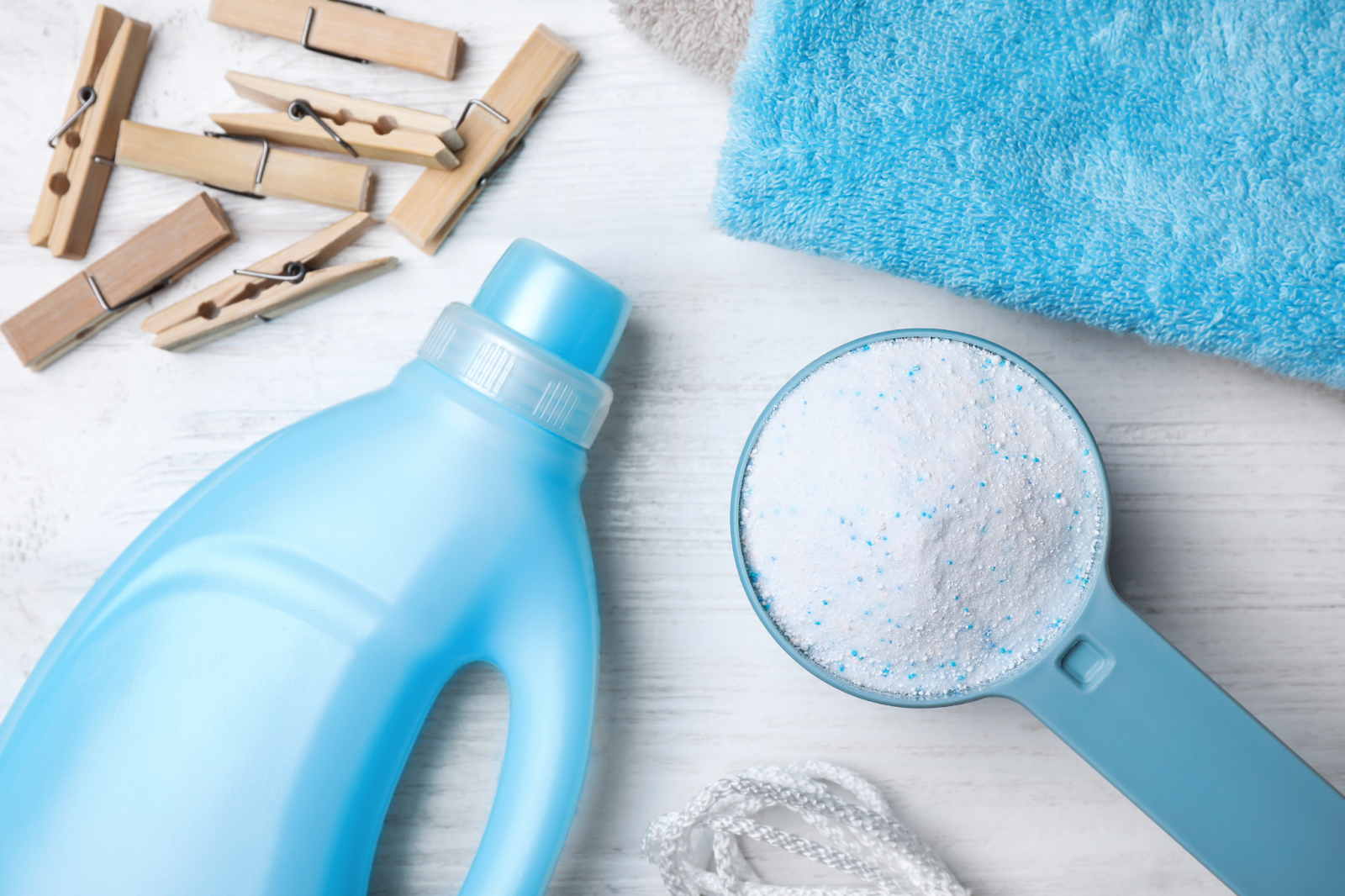 laundry detergent with measuring cup